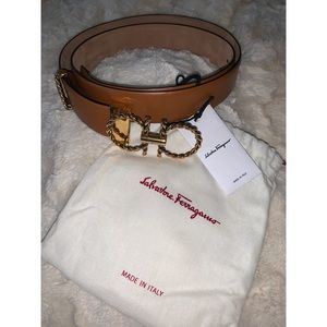 Salvatore Ferragamo Women’s Leather Belt